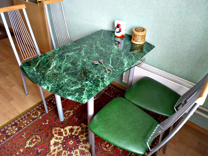 Стеклянные столы или самый воздушный стеклянный кухонный стол
