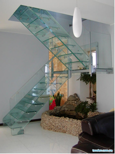 стеклянная лестница со стеклянным каркасом