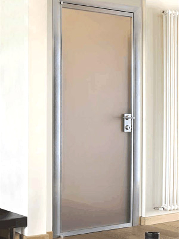 Стеклянная дверь в алюминиевой раме