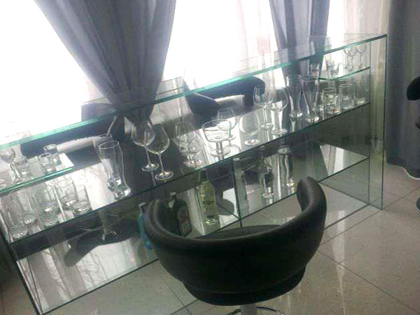 Барная стойка из стекла для кухни ПромСтекло
