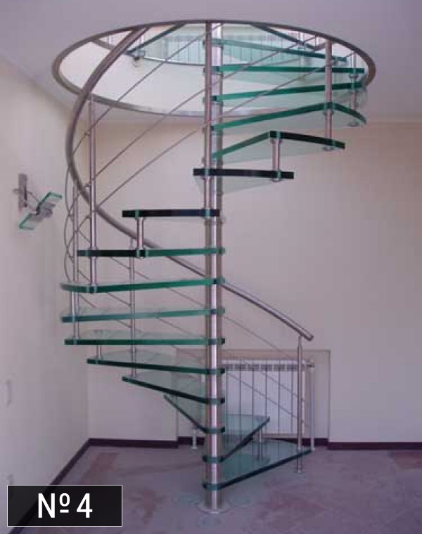 Винтовая стеклянная лестница на больцах фото